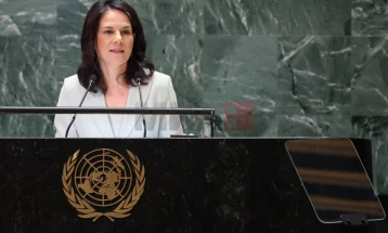 Berbok i bëri thirrje SHBA-së në tërësi ta paguajë anëtarësimin për organizatën botërore