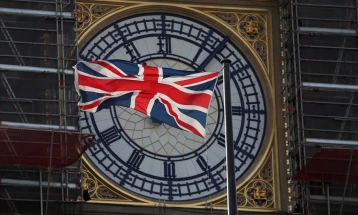 Велика Британија од денеска ќе бара патни дозволи од 85 земји