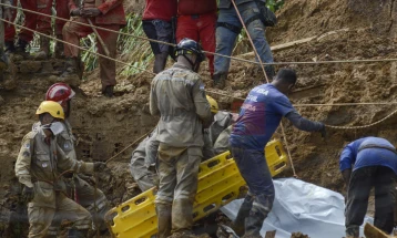 Të paktën 22 persona humbën jetën në përmbytjet në Brazil