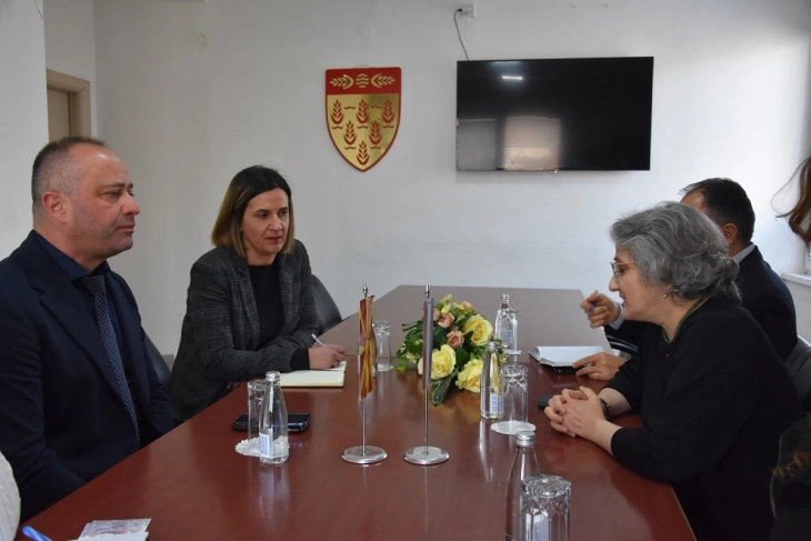 Амбасадорката на Холандија  Узлем Џанел во Кочани, се сретна со градоначалникот Грозданов