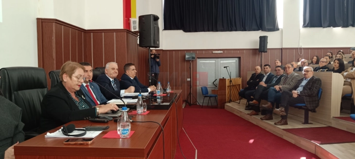 Në Universitetin e Tetovës u mbajt debati i gjashtë publik për propozim-ligjin e ri mbi arsimin e lartë