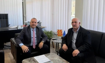 Почна смената на директорите во училиштата во Општина Маврово и Ростуше, нов директор доби училиштето во Жировница