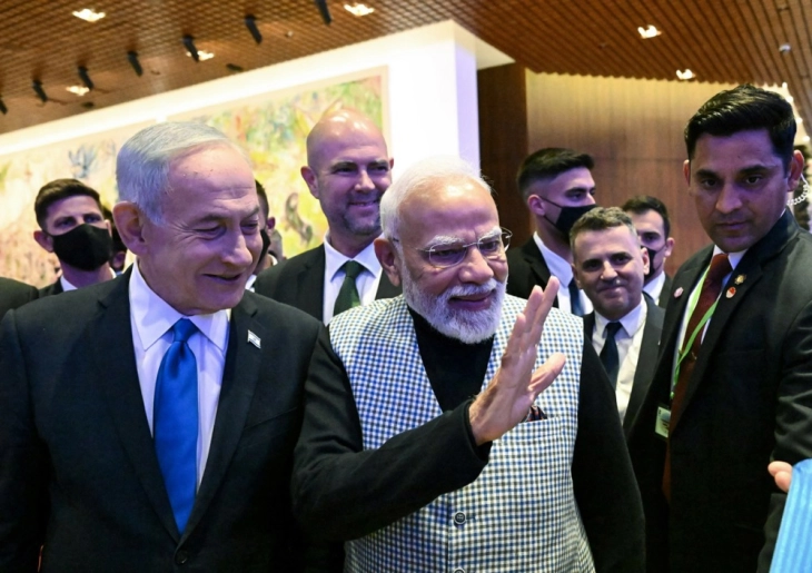 India's Modi expected to seal weapons deal on visit to Israel