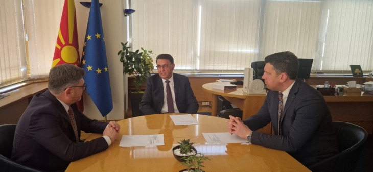 Takim i zëvendësministrit Risteski me guvernatorin e Bankës Popullore