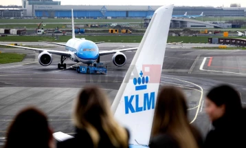 Холандски КЛМ ги прекинува летовите за Тел Авив поради пораст на тензиите со Иран