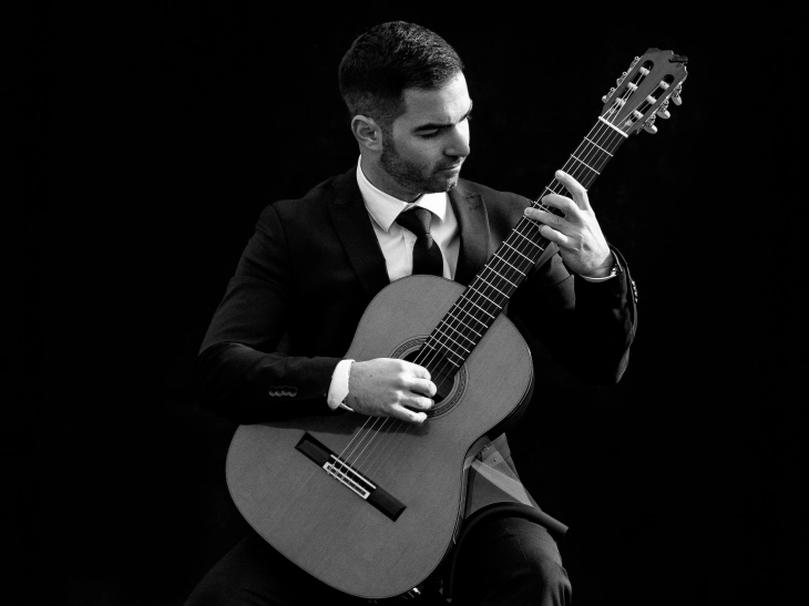 Свечен осмомартовски концерт на гитаристот маестро Дејан Милевски во Охрид