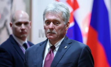 Peskov: Putini, Trampi dhe Zelenski duhet të takohen vetëm për të arritur marrëveshjet