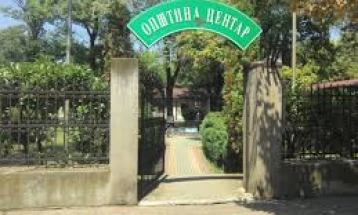 Општина Центар со засилени контроли на урбаната опрема, најавени казни за бесправно поставување