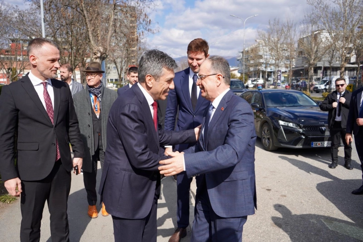 Mexhiti pret Begajn në Shkup: “Mirë se erdhe vëlla, president i Shqipërisë”