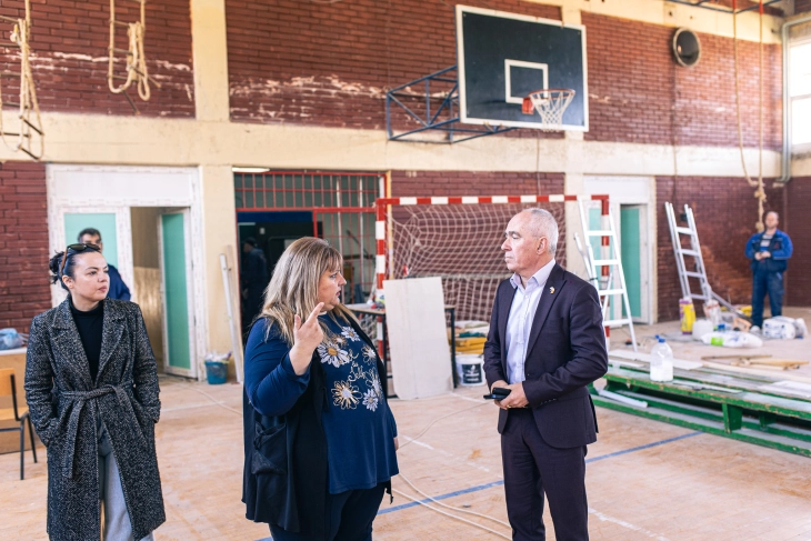 Општина Битола ја реконструира спортската сала во ОУ „Елпида Караманди“