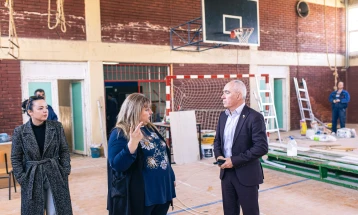 Општина Битола ја реконструира спортската сала во ОУ „Елпида Караманди“