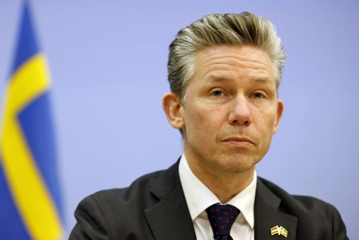 Јонсон: Дронот чиј сигнал беше блокиран во близина на француски носач на авиони во Шведска најверојатно е руски