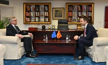 Средба Муцунски со еврокомесарот Брунер: Продолжување на напорите за изнаоѓање практични и навремени решенија за професионалните возачи