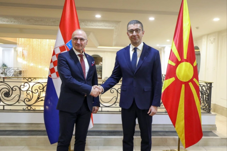 Mickoski, Grlić-Radman discuss bilateral cooperation, economic and political ties