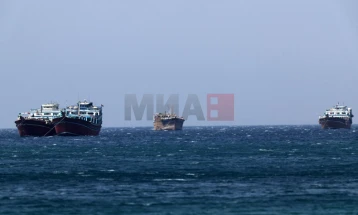 ИРГЦ ги предупреди бродовите дека не смеат да поминуваат низ Ормускиот Теснец