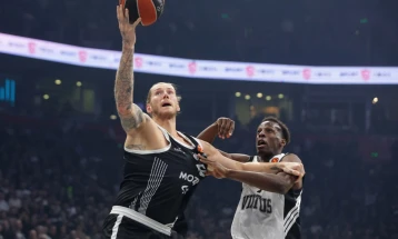 Двајца играчи на КК Партизан „заглавени“ на аеродром во Дубаи