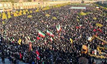 Илјадници Ирачани жалат за смртта на Хамнеи