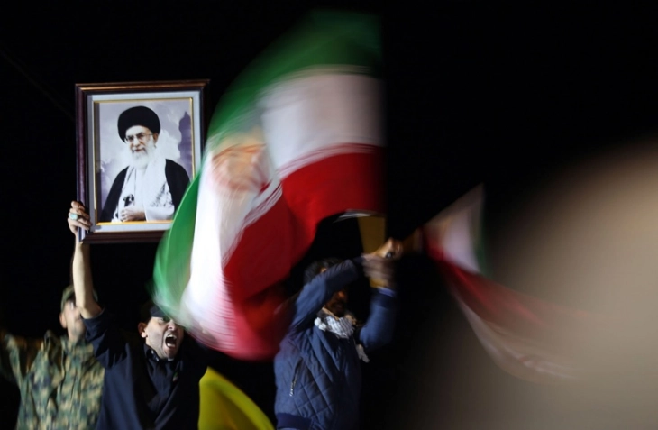 Судири во близина на американската амбасада во Багдад