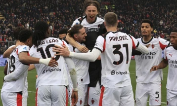 Милан со два гола во финишот до победа над Кремонезе