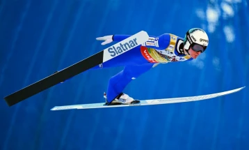 Домен Превц со рекорд на леталницата во Кулм до лесна победа