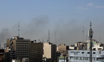 Неколку илјади граѓани на ЕУ сè уште се во Иран, многумина не сакаат да заминат