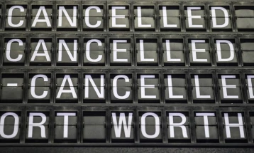 Janë anuluar më shumë se një mijë fluturime në destinacione drejt Lindjes së Mesme