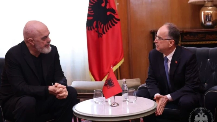 Премиерот Рама на претседателот Бегај му ги достави предлозите за промени во владата