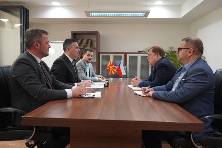 Takim Hoxha - Ludva: Thellimi i bashkëpunimit bilateral në mbrojtjen e mjedisit jetësor