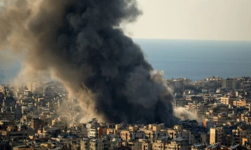 Израелската војска и утринава напаѓа објекти на Хезболах во Бејрут