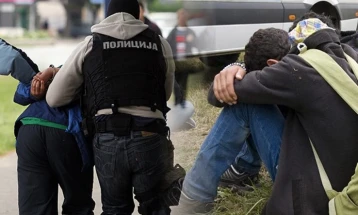 Приведен турски државјанин, во патничко возило превезувал мигранти