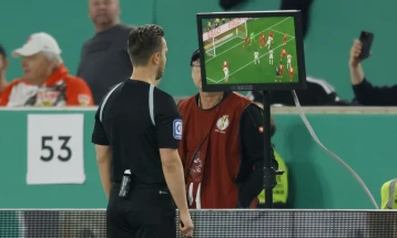 Англија може да воведе ВАР „предизвик за тренери“