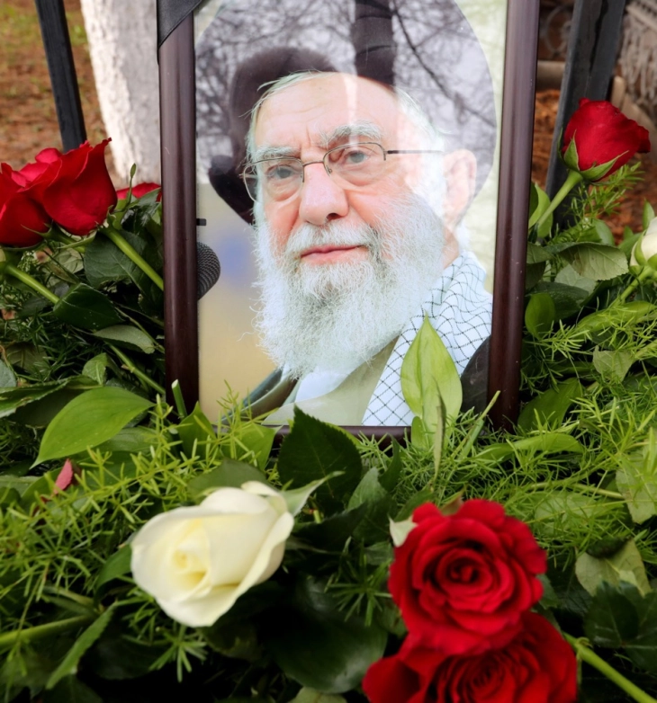 Хамнеи ќе биде погребан во светиот град Машхад