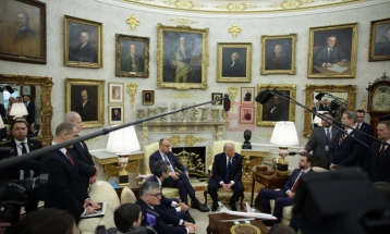 Трамп: Некој од внатрешноста на Иран е подобар наследник на Хамнеи од Палави