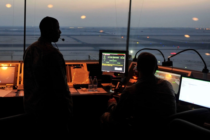 Një raketë iraniane qëlloi bazën e madhe amerikane në Katar