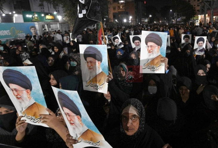 Во Иран вечерва почнува тридневна комеморативна церемонија за ајатолахот Хамнеи