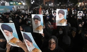 Во Иран вечерва почнува тридневна комеморативна церемонија за ајатолахот Хамнеи