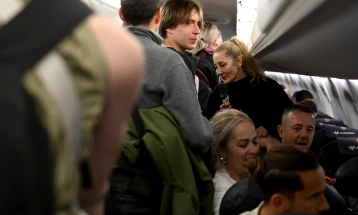 Shtetas nga Maqedonia e Veriut dhe vendeve fqinje janë evakuuar nga Izraeli, kanë arritur në Beograd