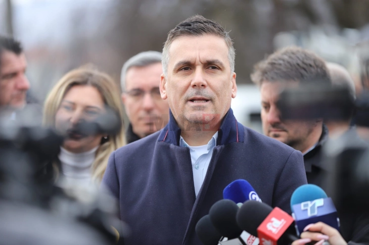 Ministri Hoxha në inspektim të projektit infrastrukturor në Strugë