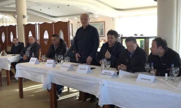 Од трибина во Прилеп земјоделците бараат ревидирање на годинашнава програма и субвенционирање на производството според програмата од 2025 година