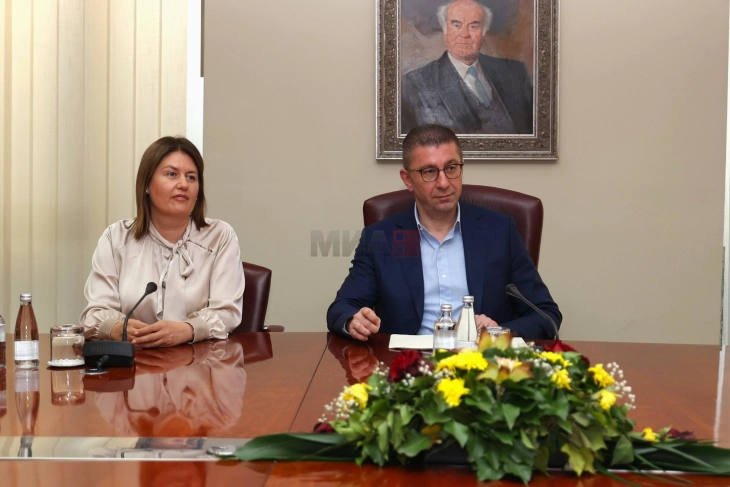 Mickoski me përfaqësuesit e industrisë së naftës: Nuk ka vend për shqetësim, situata është plotësisht nën kontroll