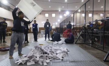 Непал: Партијата на Балендра Шах води според првичните резултати од изборите