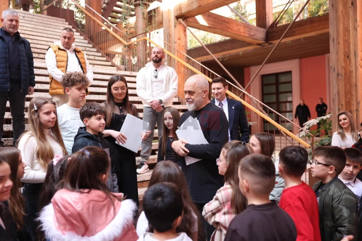 Fëmijët e bibliotekës 