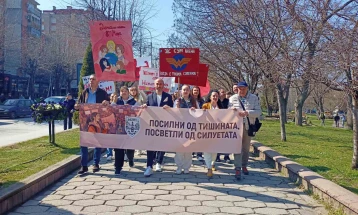 Средношколски марш за 8 Март во Велес: „Посилни од тишината, посветли од силуетата“