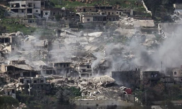 ОН: Најмалку 50.000 Сиријци избегале од Либан