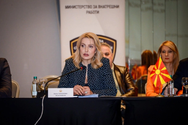 В.д. државната обвинителка Тополова – Исајловска на тркалезна маса за поддршка и заштита на жртвите на насилство врз жени и семејно насилство