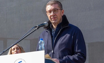 Mickoski: Ka naftë, qytetarët duhet të jenë të qetë, Qeveria do të ndërhyjë menjëherë nëse ka rritje dramatike të çmimeve