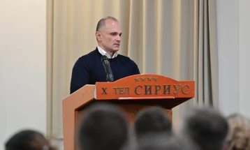 Филипче: Буџетската дупка е околу 2 милијарди евра, компаниите затвораат поради долгови