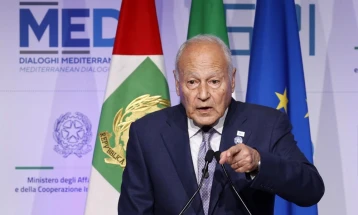 Нападите на Иран врз соседните земји се „огромна стратешка грешка“ - смета генералниот секретар на Арапска лига.