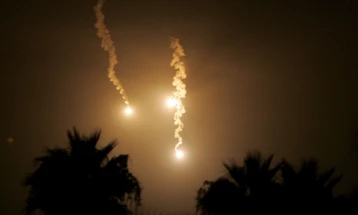 Израел започна нов бран напади врз цели во Иран и Либан