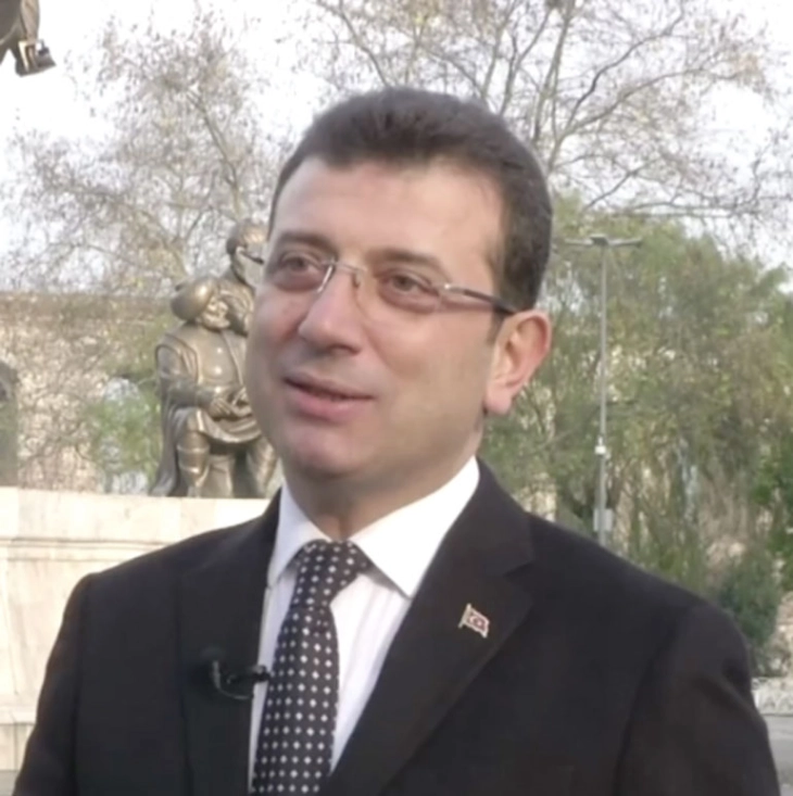 Бурен почеток на судењето на притворениот градоначалник на Истанбул,  Екрем Имамоглу